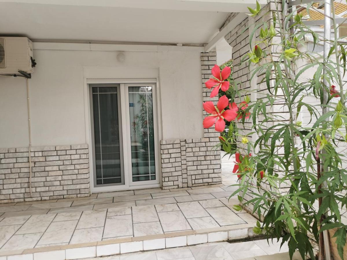 La Familia Apartments Olympiakí Aktí Extérieur photo