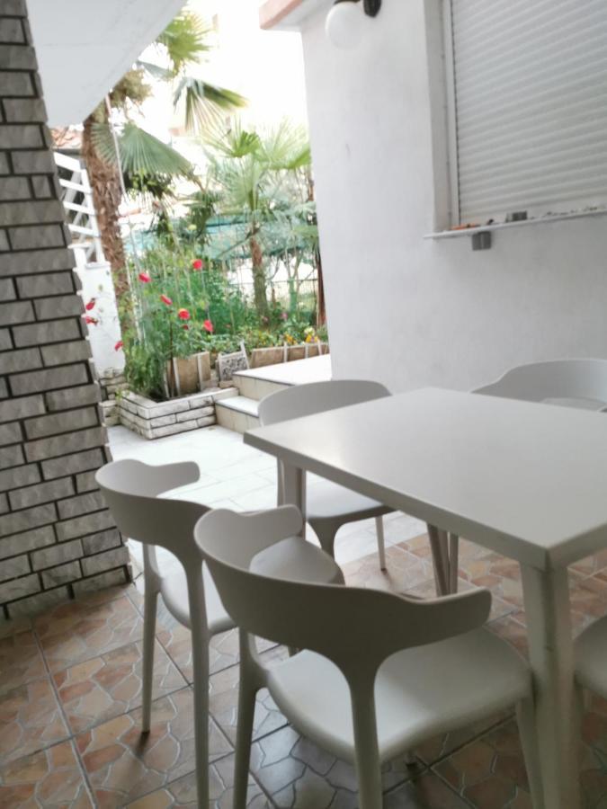 La Familia Apartments Olympiakí Aktí Extérieur photo